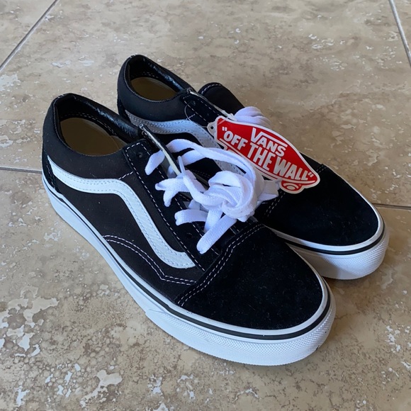 Vans Shoes - Vans Old Skool Black/White Women’s 7